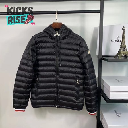 Moncler 2020 Down Jacket MC330054